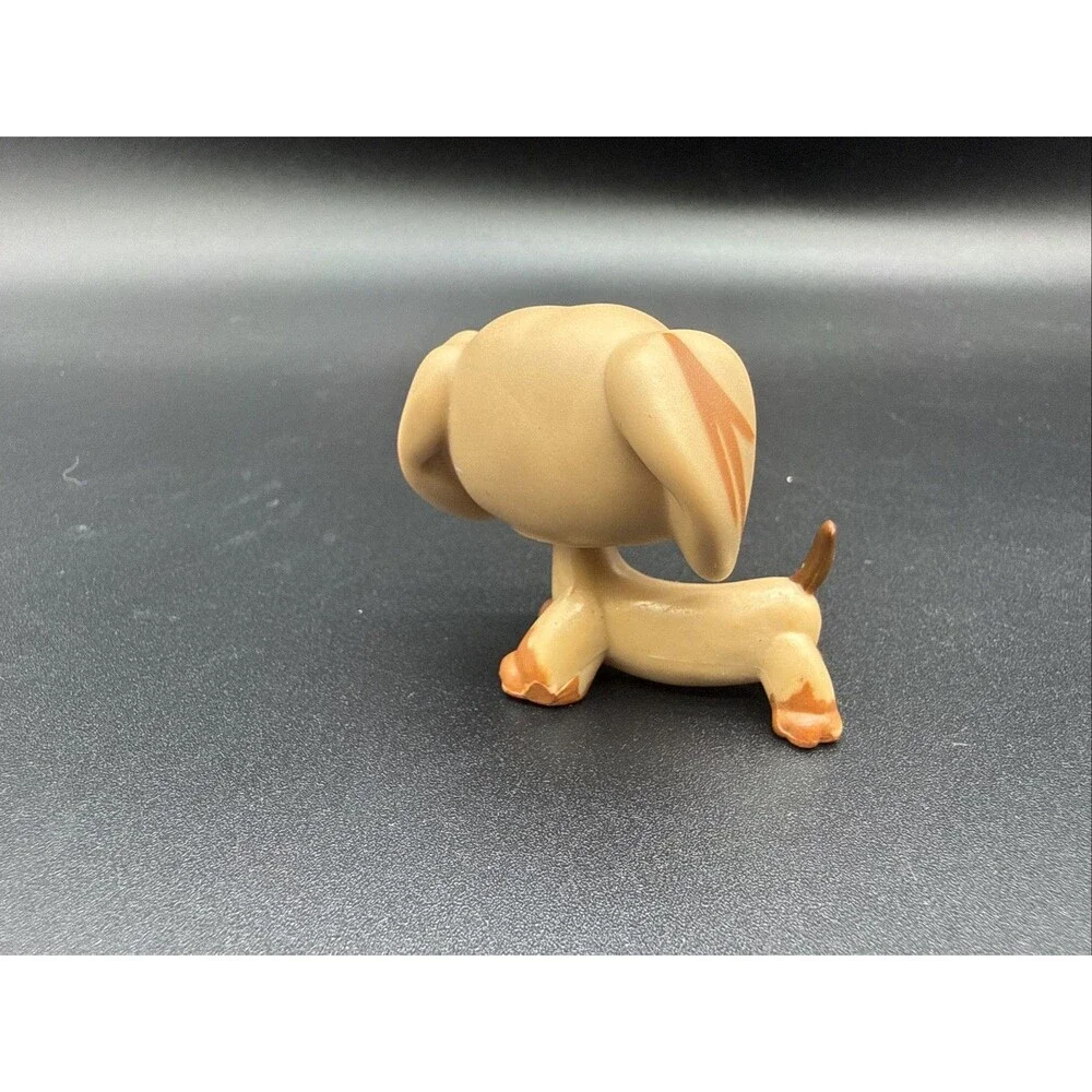 Littlest Pet Shop Cute Tan Dog Figure Blue Eyes Hasbro 2005Dachshund  LPS